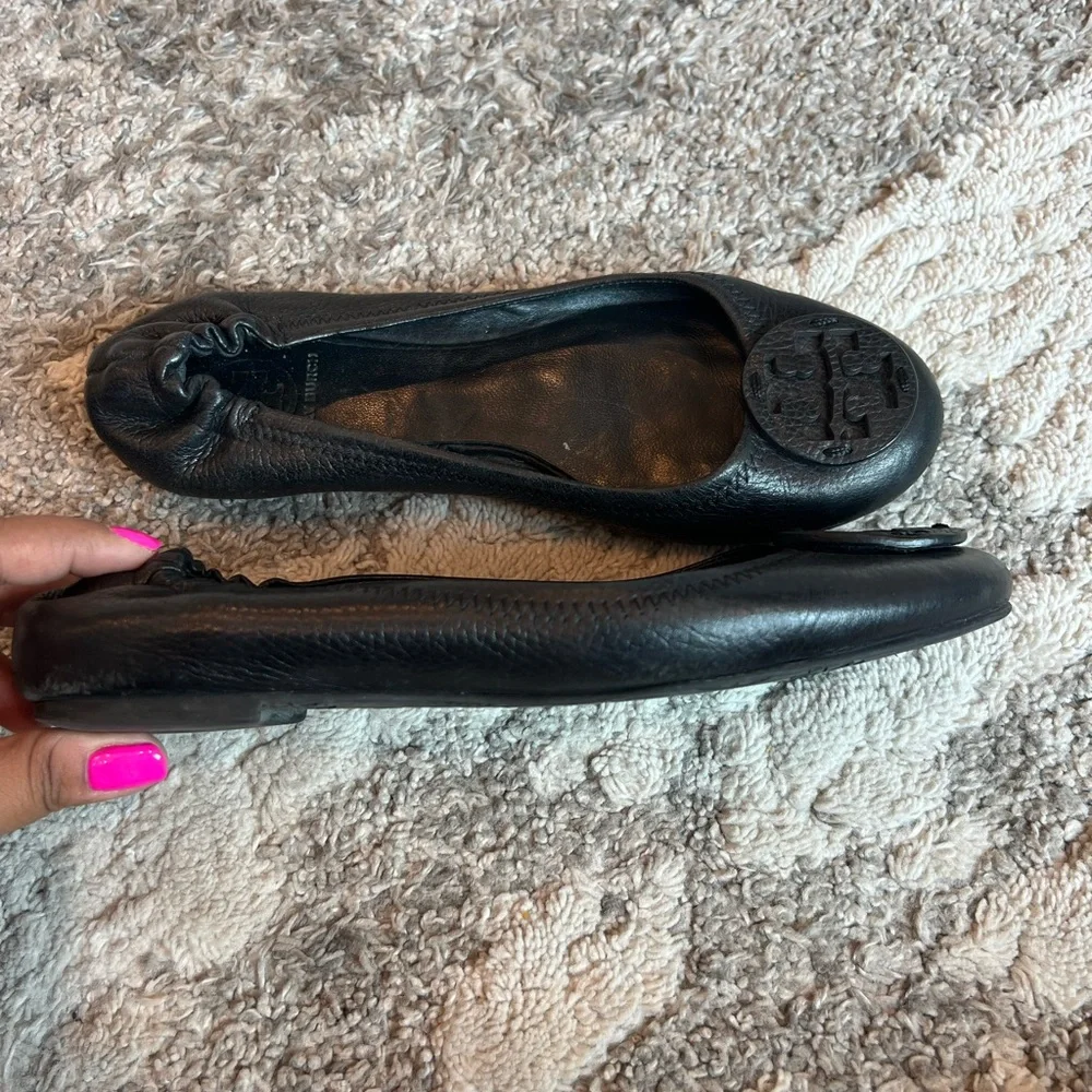Tory Burch black leather Reva ballet flats - Picture 2 of 14